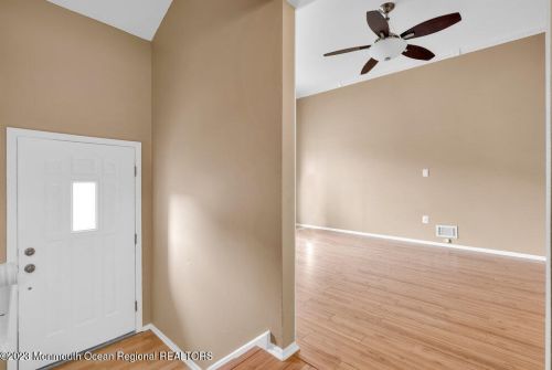 423 Middlewood Rd, Middletown NJ  07748-1335 exterior