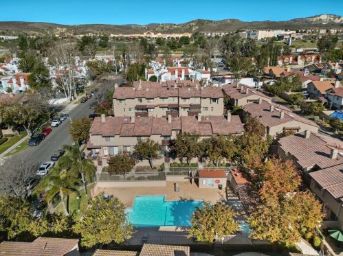2440 Chandler Ave, Simi Valley, CA 93065-1992