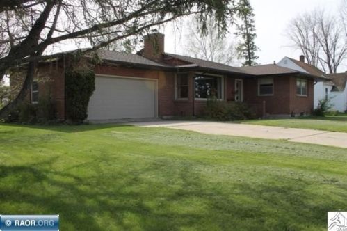 116 1st St, Cook, MN 55723-8012