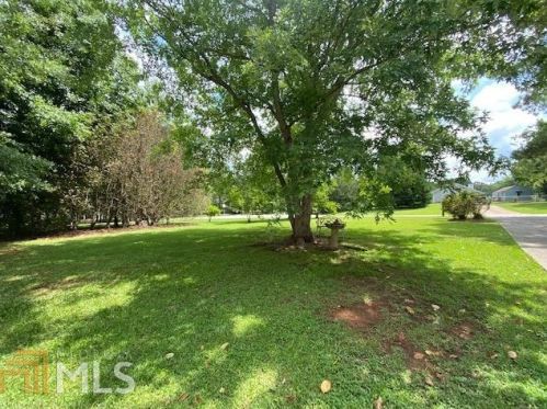 160 Graystone Dr, Porterdale, GA 30014-5457