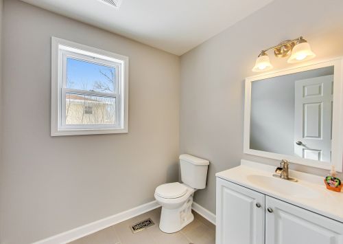 138 Hillside Ln, Willowbrook IL  exterior