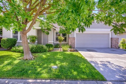 3677 Grand Point Ln, Elk Grove, CA 95758-4638