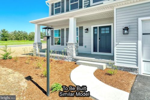 4016 Country Dr, York, PA 17315-3525