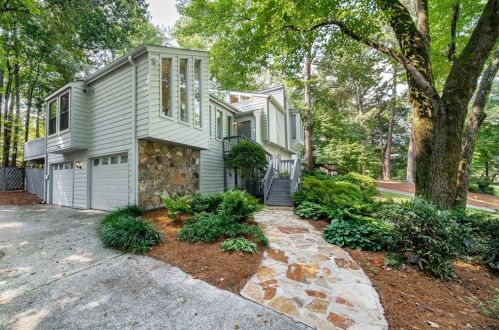 4816 Highpoint Dr, Marietta, GA 30066-1382