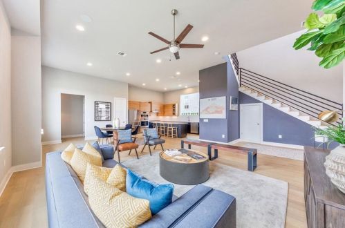 5300 Agatha Cir, Austin TX  78724-6220 exterior