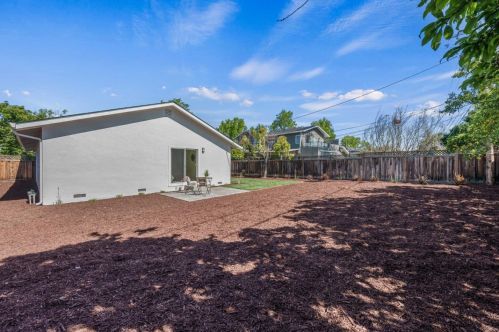 1335 Dunnock Way, Sunnyvale CA  94087-3441 exterior
