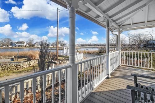 16 Burwell St, Norwalk CT  06854-4703 exterior