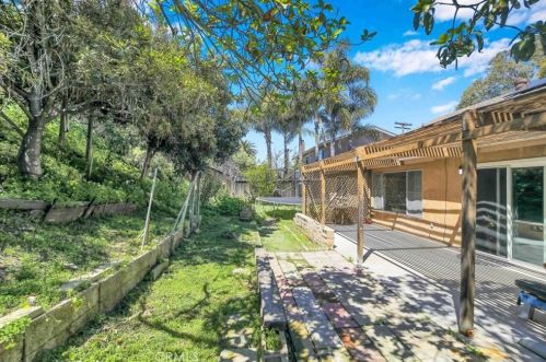 1035 Phillips St, Vista CA  92083-7156 exterior