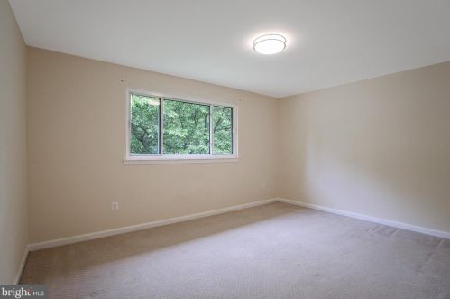 6812 Landor Ln, Springfield VA  22152-3333 exterior