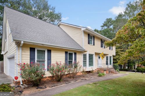 3949 Tall Pine Dr, Marietta, GA 30062-6132