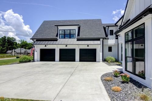 398 Cove Dr, Newnan, GA 30263-6370