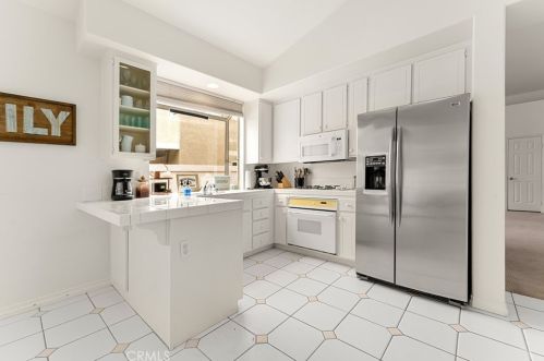 938 Dylan Way, Anaheim CA  92808-1515 exterior