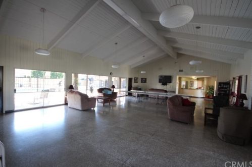 330 Magpie Ln, Santa Ana CA  92708-5822 exterior