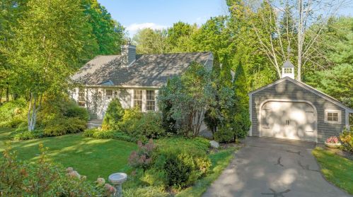 195 Shaker St, New London, NH 03257-5956