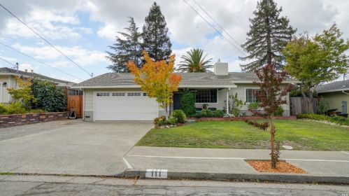 111 Meriam Dr, San Rafael, CA 94903-2821