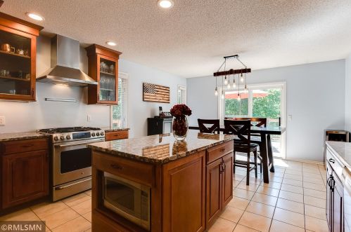 541 Dorland Rd, Saint Paul MN  55119-6781 exterior