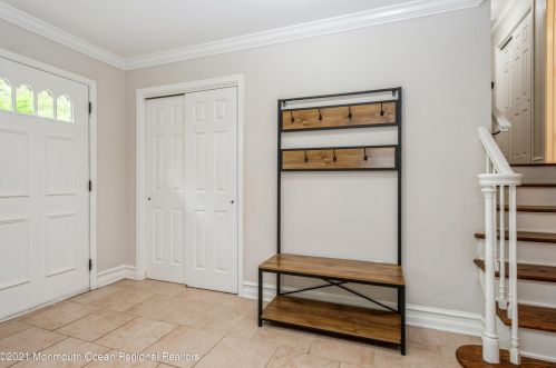186 Ballantine Rd, Middletown, NJ 07748-3017