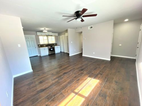 1221 Fairmont St, Irving TX  75062-6653 exterior