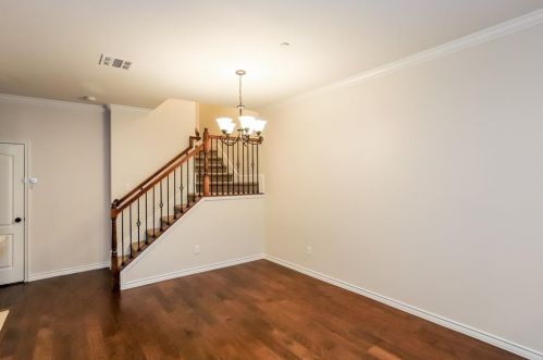 2833 Sheridan Dr, Carrollton TX  75010-4270 exterior