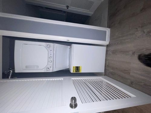 71 Montre Sq, Atlanta GA  30327-4044 exterior