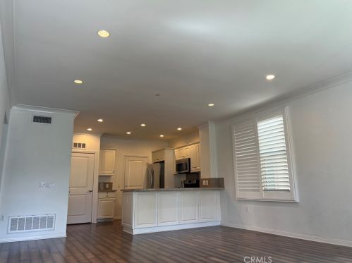 152 Coralwood, Irvine CA  92618-2248 exterior