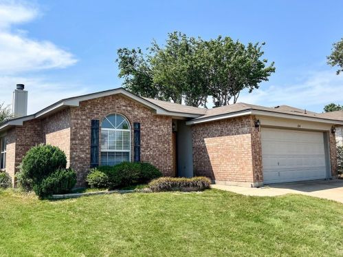 604 Bluejay Dr, Fort Worth, TX 76131-4890