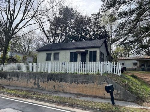 288 Broad St, Toccoa, GA 30577-2329