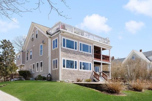 136 Riverside Dr, Tiverton, RI 02878-4343