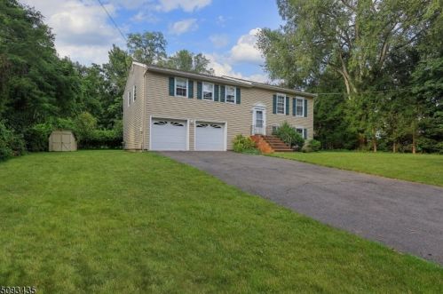 410 Chestnut St, Stirling, NJ 07980-1104