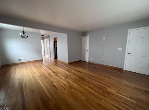 6 Park Ave, Paterson NJ  07506-1829 exterior