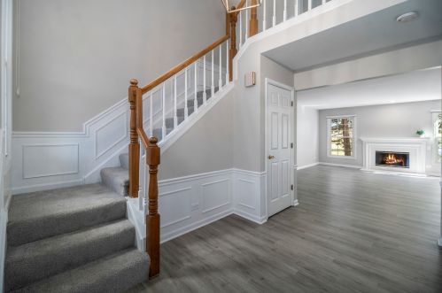 1706 Coach Dr, Naperville, IL 60565-4416
