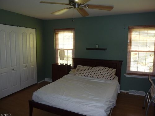 22 Duck Hawk Ct, Hackettstown, NJ 07840-3306
