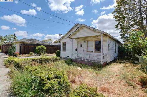 1861 Linden St, Livermore, CA 94551-2819