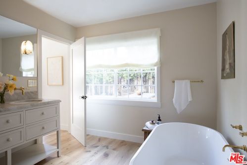 1410 Stanford Dr, Glendale CA  91205-3615 exterior