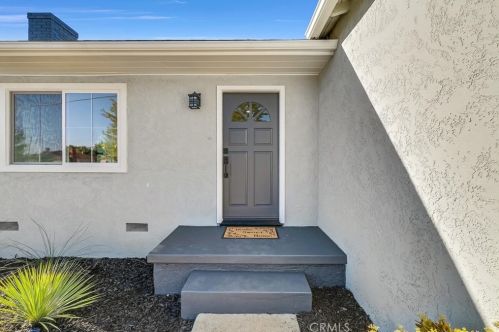2451 Glenrose Ave, Altadena, CA 91001-5503