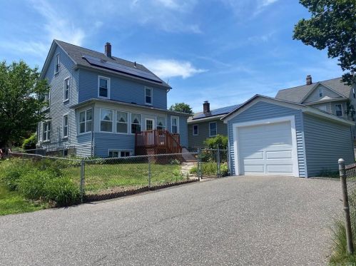 272 Nichols Ave, Stratford, CT 06614-3904