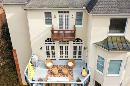 4450 Crestwicke Pointe, Atlanta GA  30319-1081 exterior