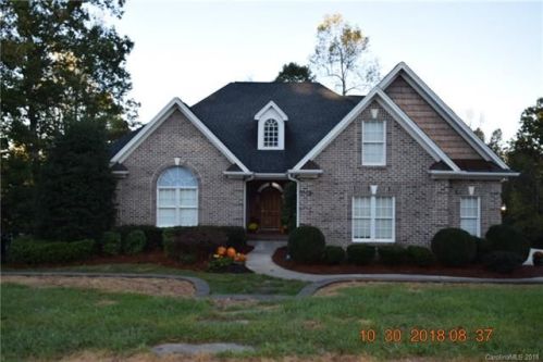 1034 Marguerite Dr, Lowell, NC 28098-1550