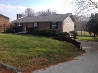 1220 Deneen Ln, Morristown, TN 37814-2137