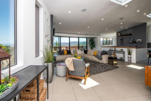 110 Tioga Ln, San Rafael, CA 94904-1133