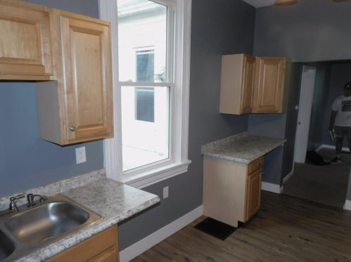 1229 Dewey Ave, Cincinnati OH  45205-1415 exterior