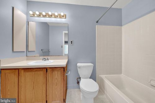 383 Silvia St, Trenton NJ 08628-3238 exterior