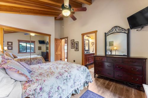 11030 Ski Slope Way, Truckee CA  96161-6603 exterior
