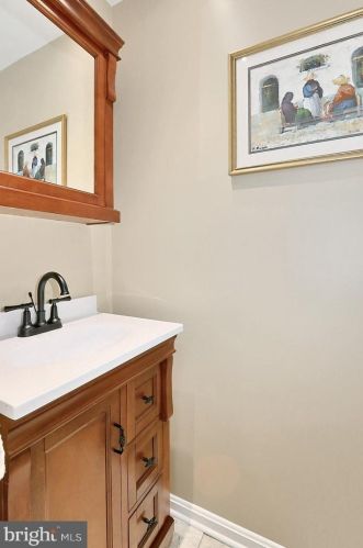 9271 Sprucewood Rd, Springfield VA  22015-3559 exterior