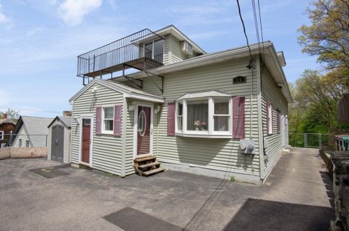 22 Logee St, Woonsocket, RI 02895-5853