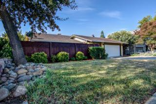 8476 Cortadera Dr, Citrus Heights, CA 95662-3039