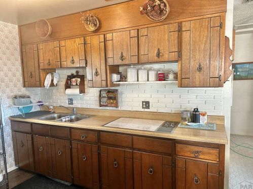 3523 Canterbury Ln, Pueblo, CO 81005-3336