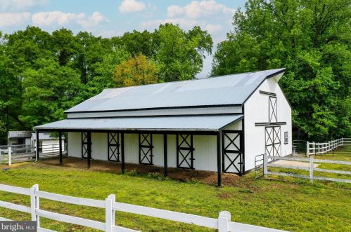 4028 Lewiston Rd, Bumpass, VA 23024-8803