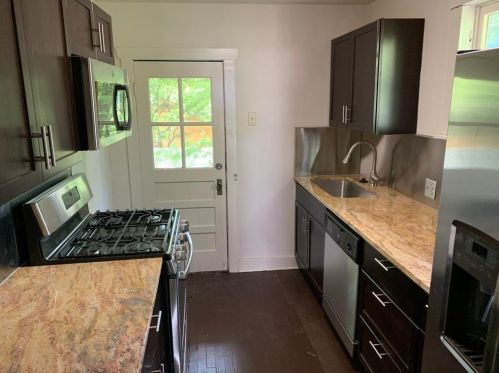 1625 12th St, Austin, TX 78702-1121