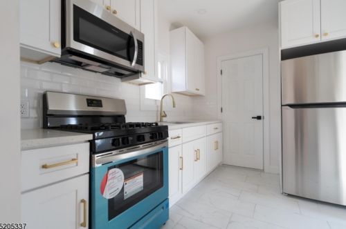 122 Columbia St, Wood-Ridge NJ  07075-2406 exterior